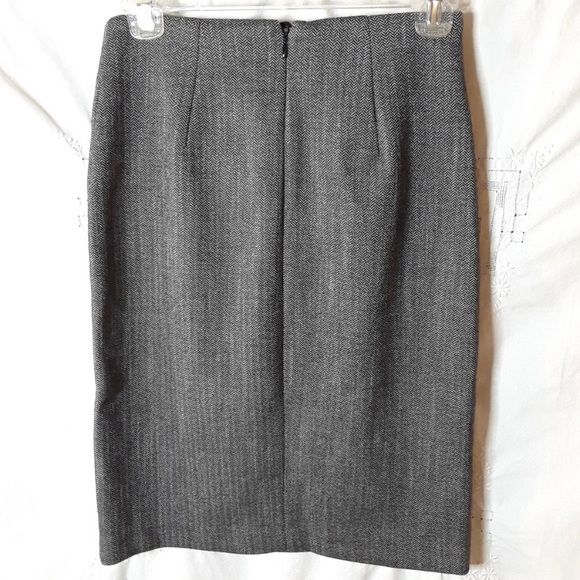 H&M - Black and White Herringbone Midi Skirt - Size 2 - NWOT - Picture 4 of 8